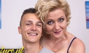 Kinky Mature Housewife Pokes & Bj's Her Sons-In-Law Bestfriend
