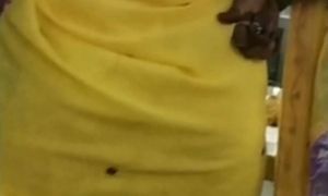 Bhabhi saree belly button