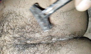 Des Indian wife shaving pusssy