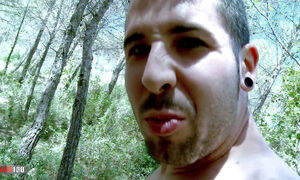 French milf Heloise Dacosta offers her anus in the woods
