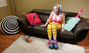 Babe Leya Falcon Rides Sexy Clown Maya Sinstress' Big Dildo!