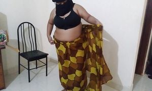 (Maa ke sath jabardasti coda cudi) Indian stepmother fucked on chair by stepson while she changed saree to go to market