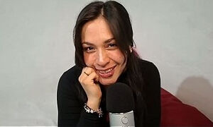 ASMR Beso, muerdo y acaricio tus orejas