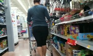 Candid Latina with a sugary-sweet enormous booty in dark-hued.