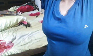 Horney young girl get naked and boob press by dancing